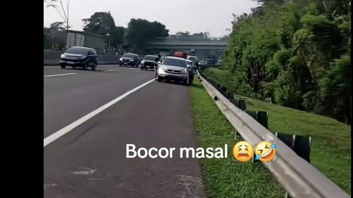 Array,Kesaksian Pemobil Lihat Ban Bocor Massal di Tol Cipularang
