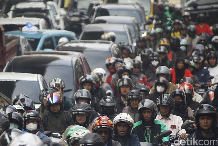 Array,Punya 1 Mobil dan 1 Motor Apakah Kena Pajak Progresif? Begini Penjelasannya