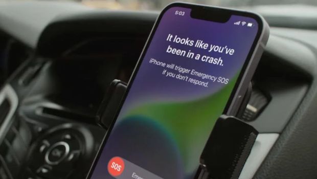 Array,Truk Kecelakaan Maut Hingga Remuk, Sopirnya Selamat Berkat iPhone