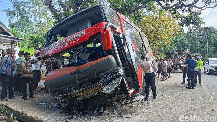 Array,Bus Rem Blong Tewaskan 8 Orang di Jalur Bromo, Begini Status Uji KIR-nya