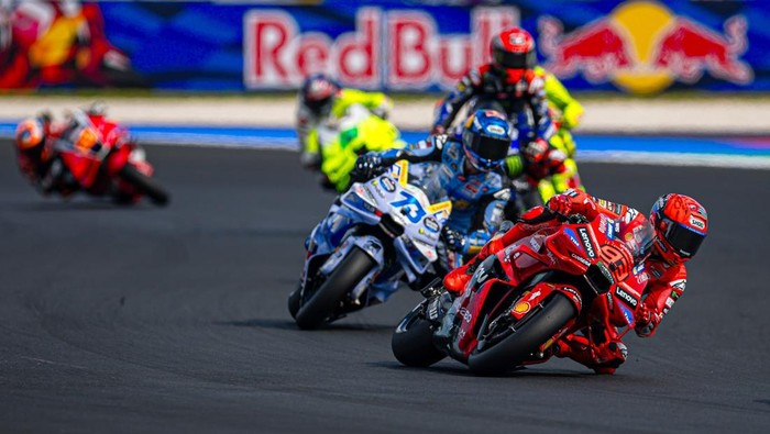 Array,Hasil MotoGP San Marino 2025: Marquez Comeback, Selangkah Lagi Juara Dunia!