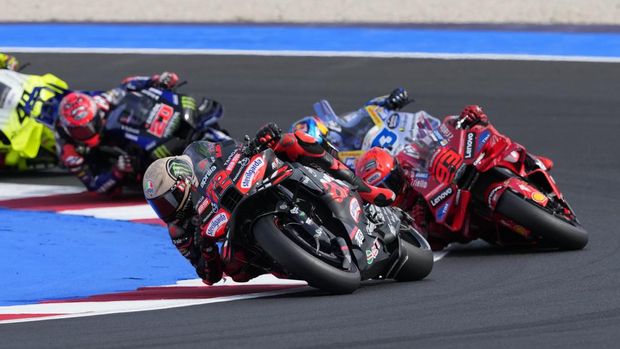 Array,Hasil Kualifikasi MotoGP Jepang 2025: Honda Bikin Kejutan, Mulai di Baris Depan!