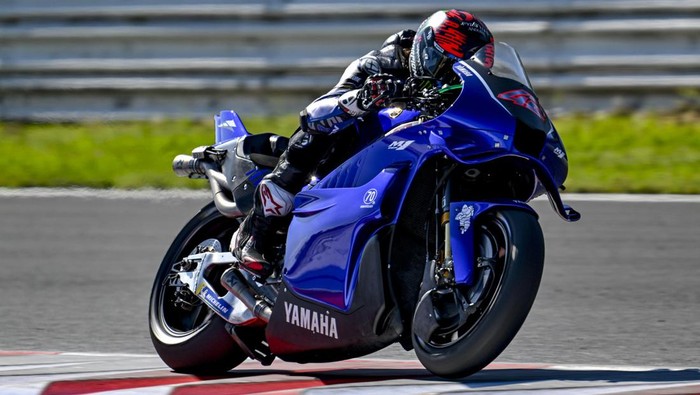 Motor Yamaha Mesin V4 Masih Ketinggalan Jauh dari Rival