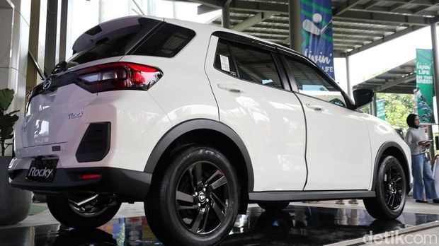 Array,Sat Set! Daihatsu Rocky Terbaru Dikirim ke Konsumen Mulai Bulan Ini