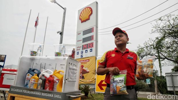 Array,Stok BBM Langka, Bahlil Minta SPBU Swasta Tak PHK Karyawan