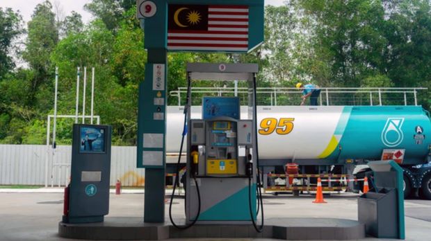Array,Turunkan Harga BBM Jadi Rp 7.800/L, PM Malaysia: Penghargaan buat Rakyat