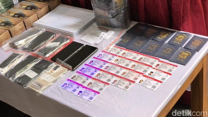 Array,Biaya Bikinnya Mulai Rp 650 Ribu, Begini Ciri SIM Palsu