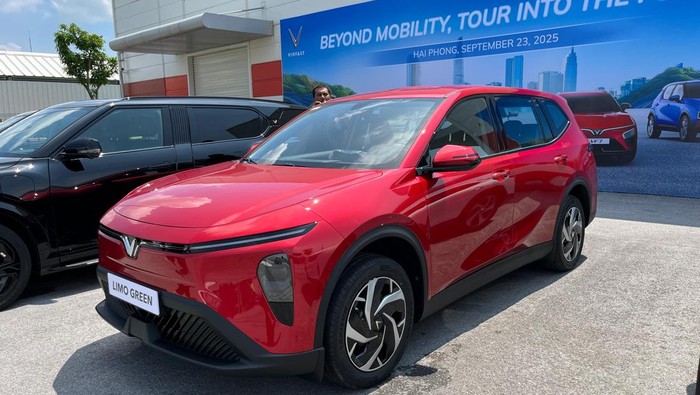 Mobil Listrik 7-Seater VinFast Laris Manis