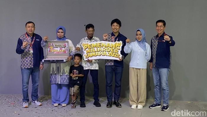 Array,Mahasiswi 20 Tahun Dapat Duit Rp 1 Miliar usai Beli Yamaha Fazzio