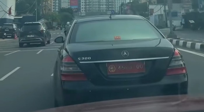 Array,Viral Mercy Pelat TNI Arogan, Ini Alasan Banyak yang Pakai Pelat Dinas Palsu