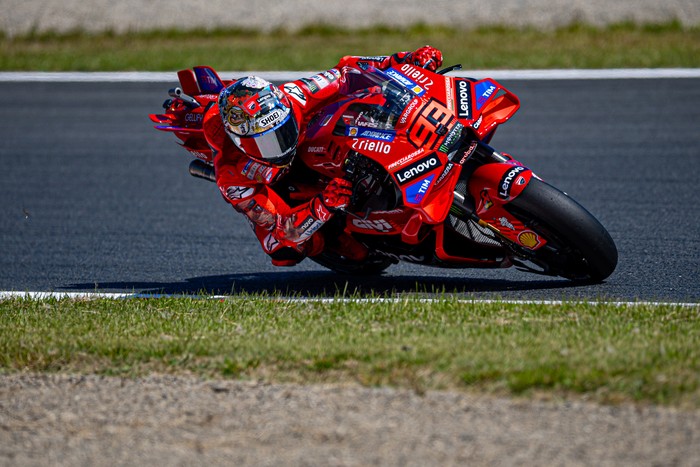 Array,Jadi Juara Dunia, Marc Marquez Resmi Sejajar dengan Valentino Rossi