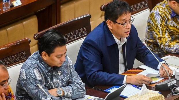 Array,Harga Asli BBM Pertalite Dibongkar Menkeu Purbaya, Bukan Rp 10 Ribu!