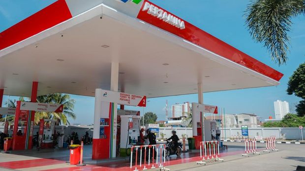 Array,Bahlil Klaim Campuran Etanol di BBM Pertamina Sesuai Standar