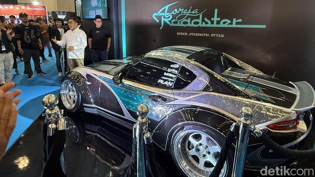 Array,Motif Toraja Hidup di Bodi Mazda Miata, Mirip Ukiran Asli