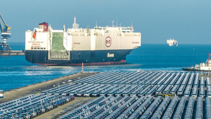 Array,Kapal Jumbo Pengangkut Ribuan Mobil BYD Tinggalkan RI, Atto 1 Sudah Mendarat?