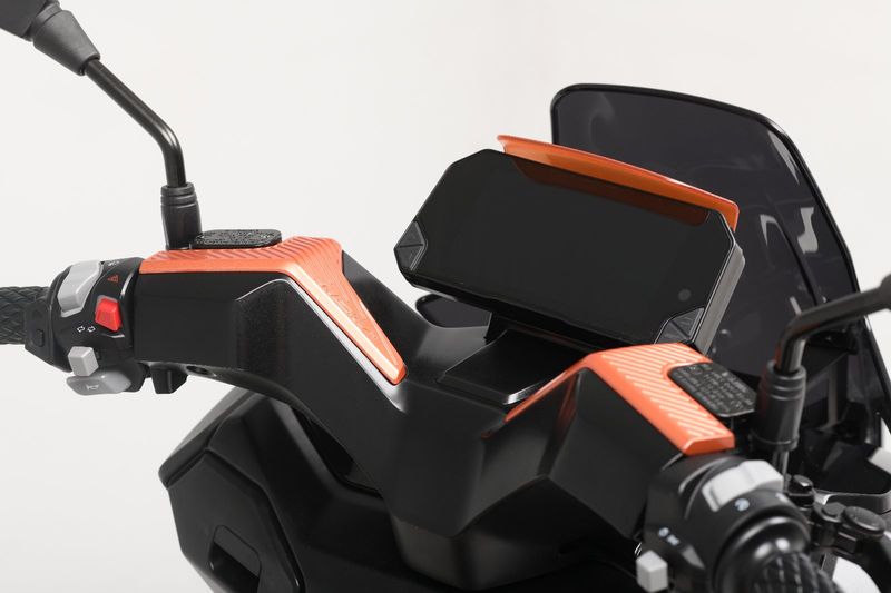 Array,Ini Pesaing Yamaha Nmax dan Honda PCX dari Malaysia: Mesin 180 cc, Harga Rp 35 Jutaan