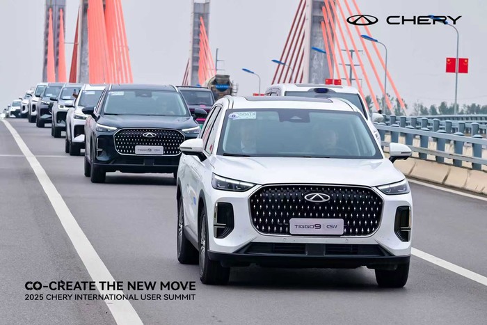 Array,Mobil Hybrid Chery Sekali Isi Bahan Bakar Tembus 1.403 Km!