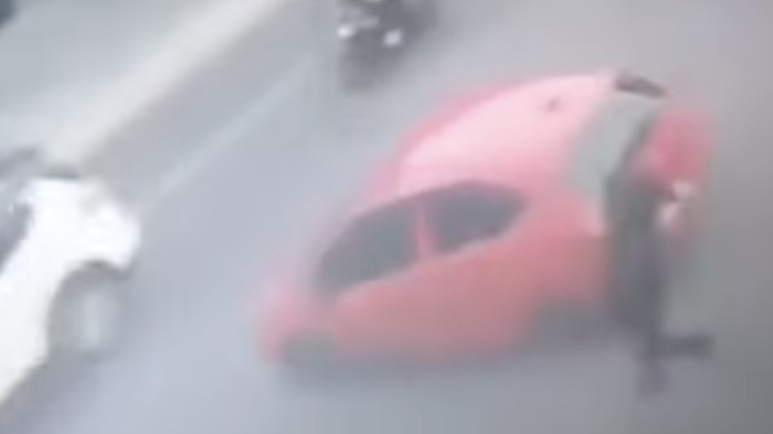 Array,Waduh! Pemobil Brio Kabur Belum Bayar Usai Isi Pertalite Rp 200 Ribu
