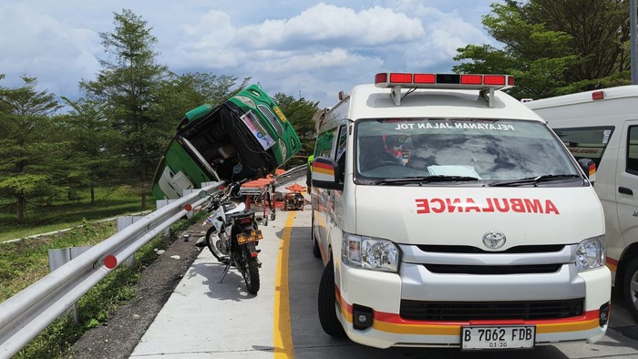 Terjadi Lagi Kecelakaan Maut Bus: Diduga Rem Blong, 4 Orang Tewas