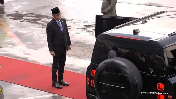 Segini Harga SUV Mewah yang Jemput Wapres Gibran Setibanya di Afsel