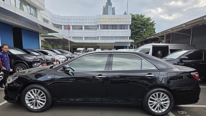 Toyota Camry Pelat Merah Dilelang, Mulai Rp 90 Jutaan