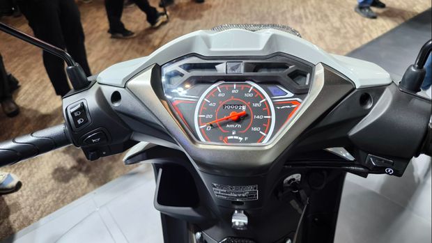 Honda Luncurkan Motor Irit BBM, Seliter Bisa untuk 74 Km!