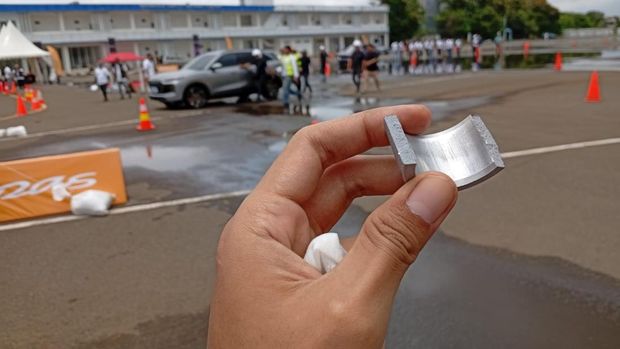 Pernyataan Lengkap Lepas Usai Insiden Komponen Mobil L8 Copot