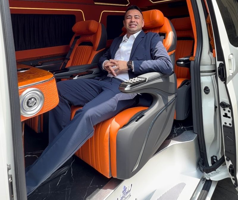 Mewah! Raffi Ahmad Borong 2 Mobil HiAce, Interior Dirombak Jadi Begini