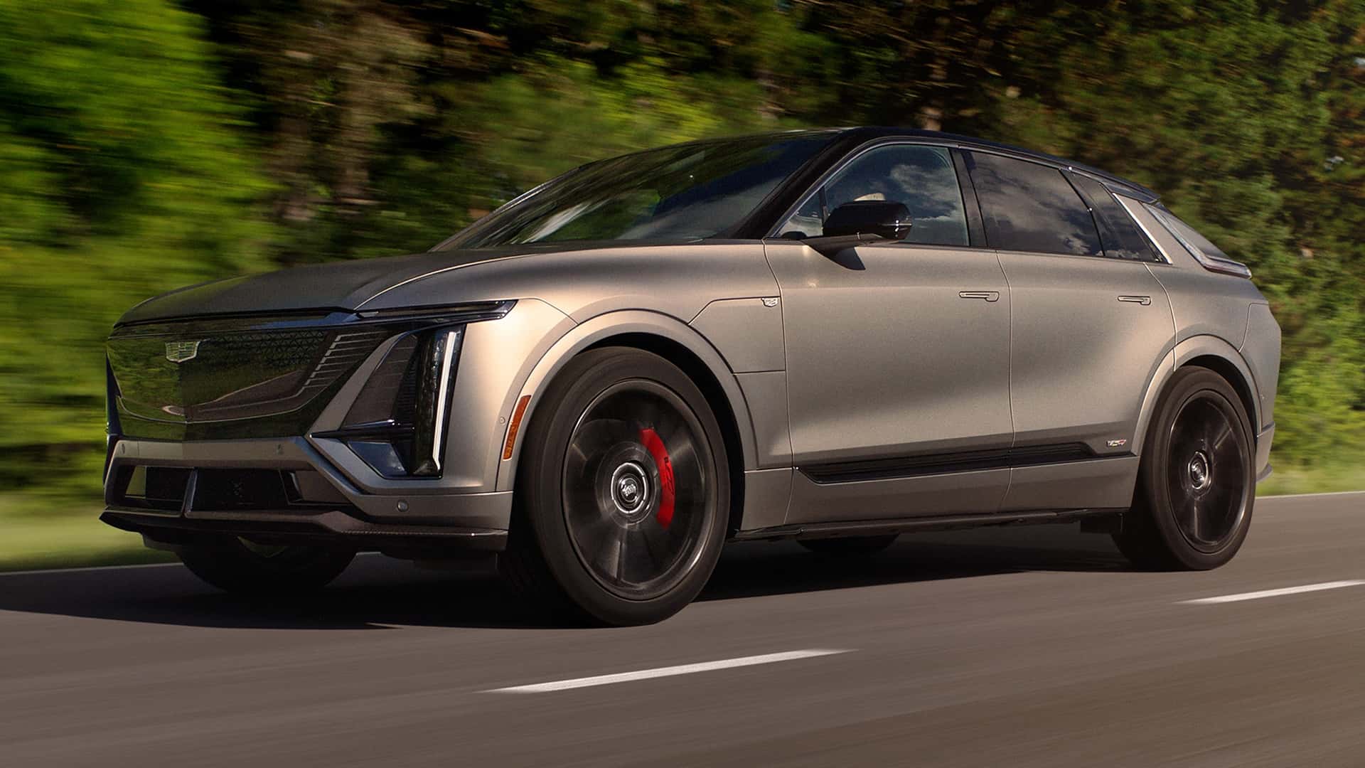 2026 Cadillac Lyriq-V Front 3/4
