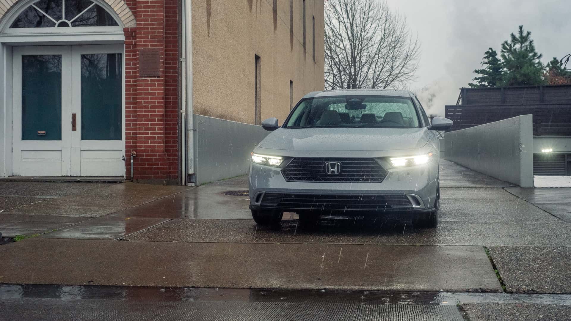 2025 Honda Accord Hybrid Touring in Urban Gray
