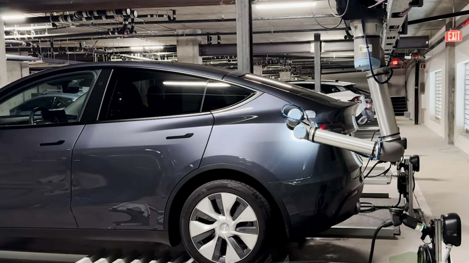 En Californie, ce garage gare et recharge automatiquement les véhicules électriques