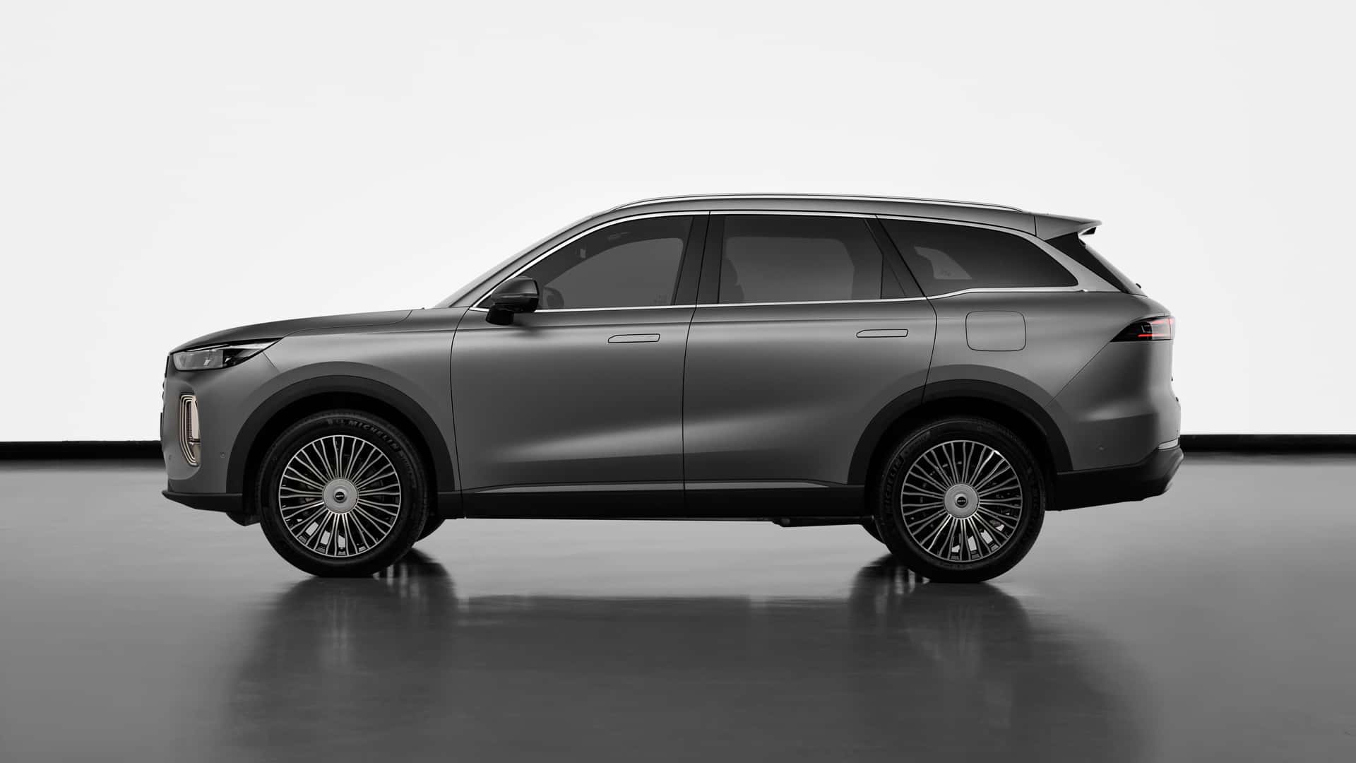 425 CV, 4x4, 140 km en eléctrico y 38.990 € (con descuento): el nuevo SUV de Ebro ya está aquí