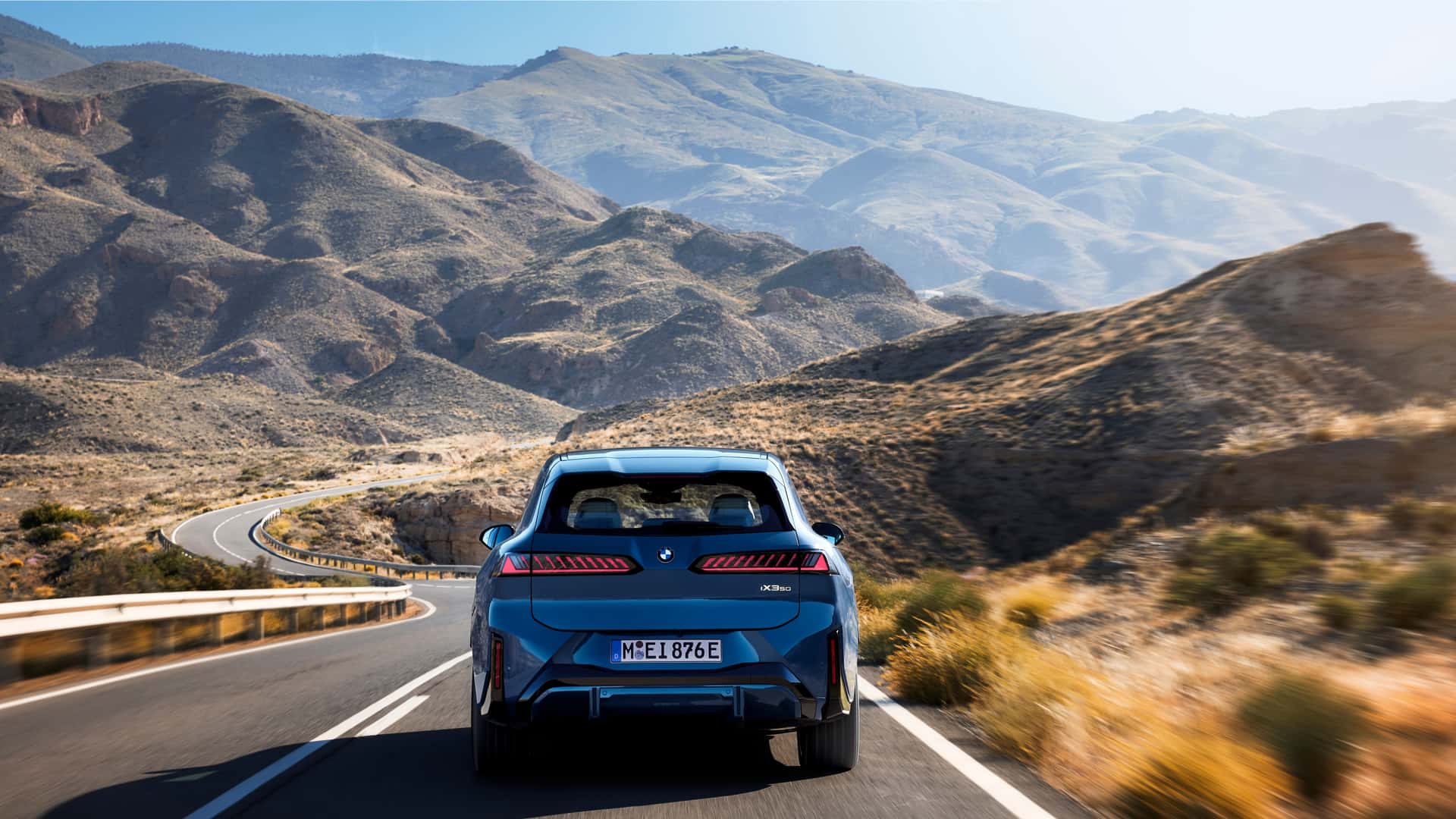 BMW iX3 2025, fotos oficiales