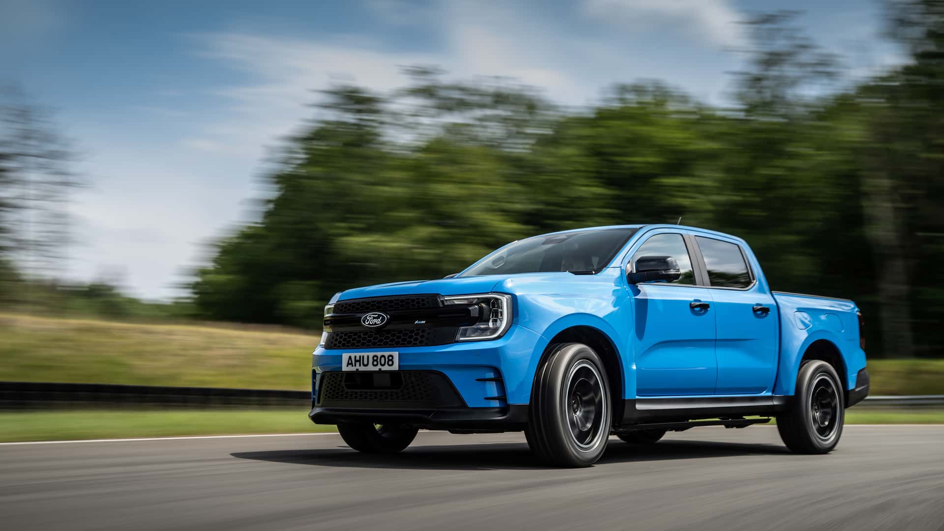 Ford Ranger Plug-in-Hybrid und E-Tourneo Custom (2025) MS-RT-Versionen