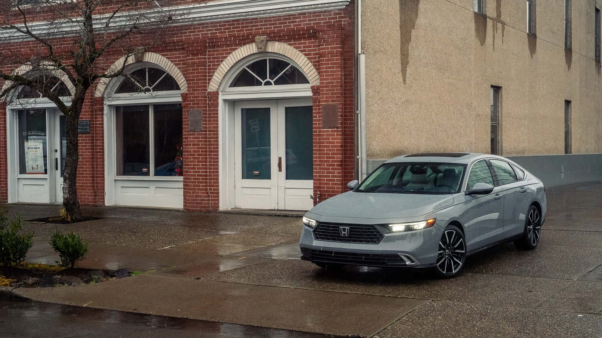 2025 Honda Accord Hybrid Touring in Urban Gray