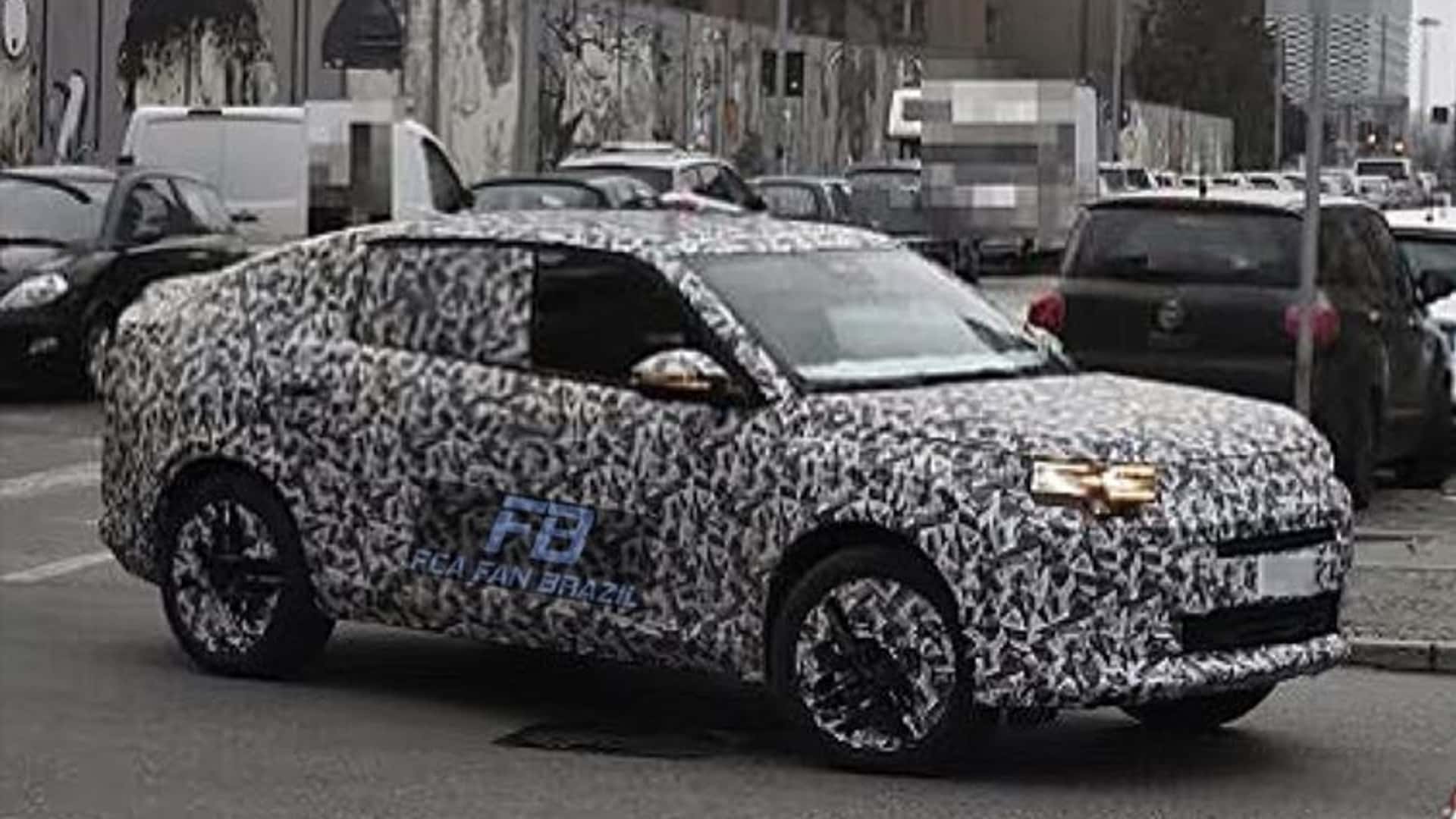 Nuevas fotos del Fiat Fastback, el próximo SUV coupé basado en el Grande Panda.
