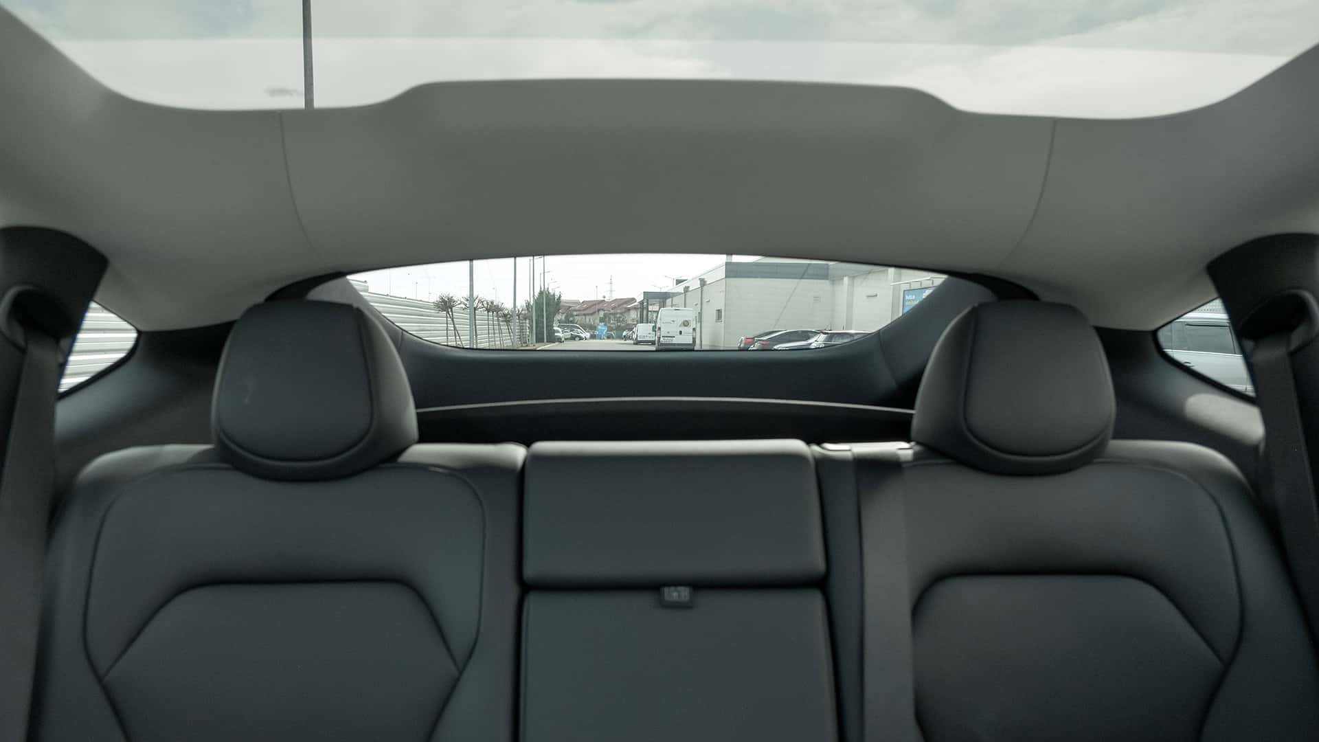 Série de lancement de la Tesla Model Y 2025 (spécifications européennes)