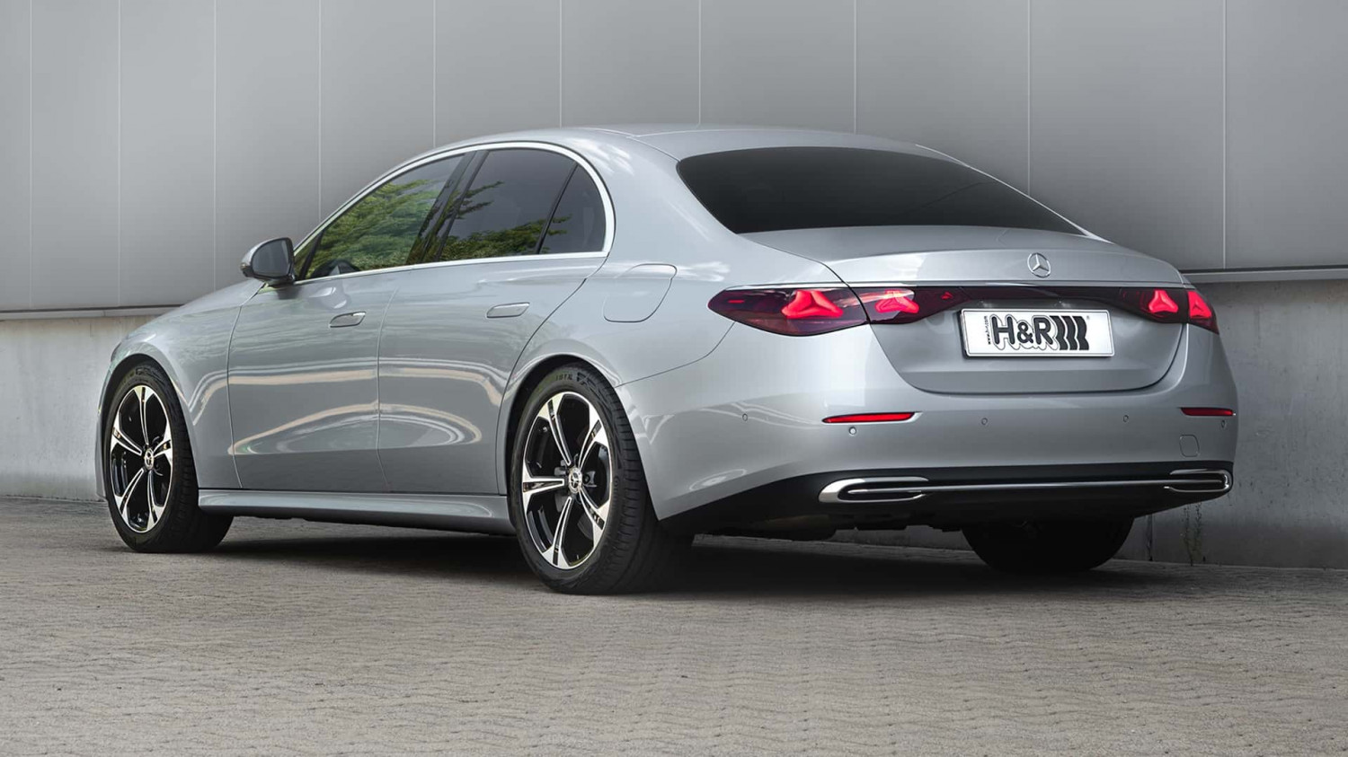 Mehr Sport: H&amp;R-Tieferlegungsfedern für die Mercedes E-Klasse