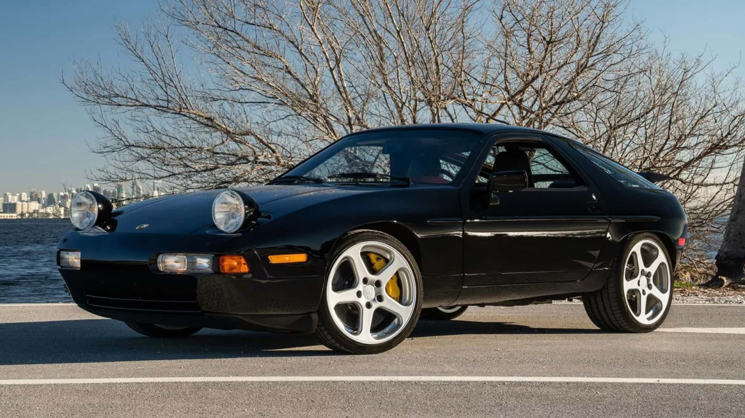 Weltweit einziger Ruf Porsche 928 steht zum Verkauf – aber er ist nicht billig