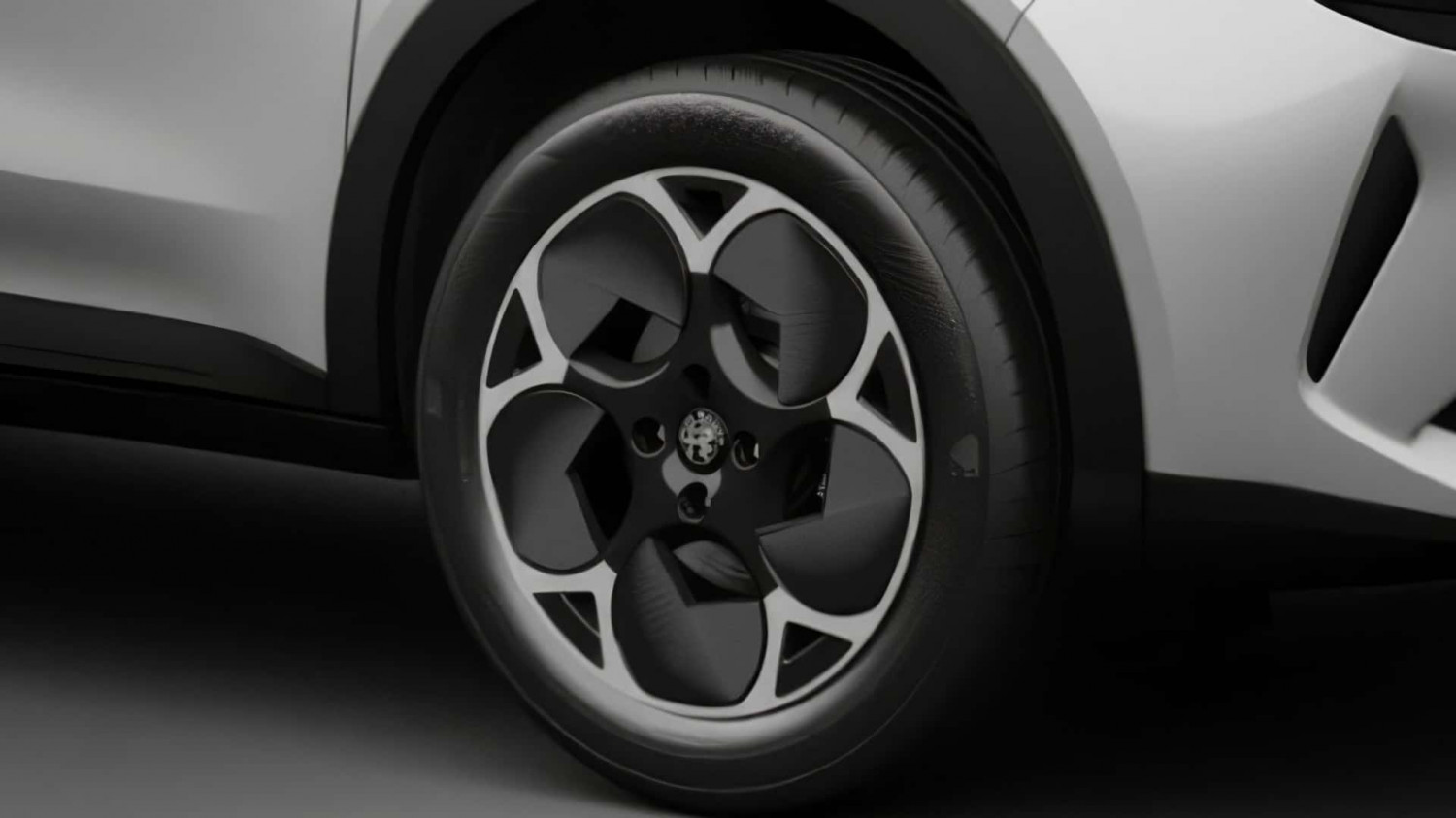 El Alfa Romeo Junior desplaza la matrícula a un lado