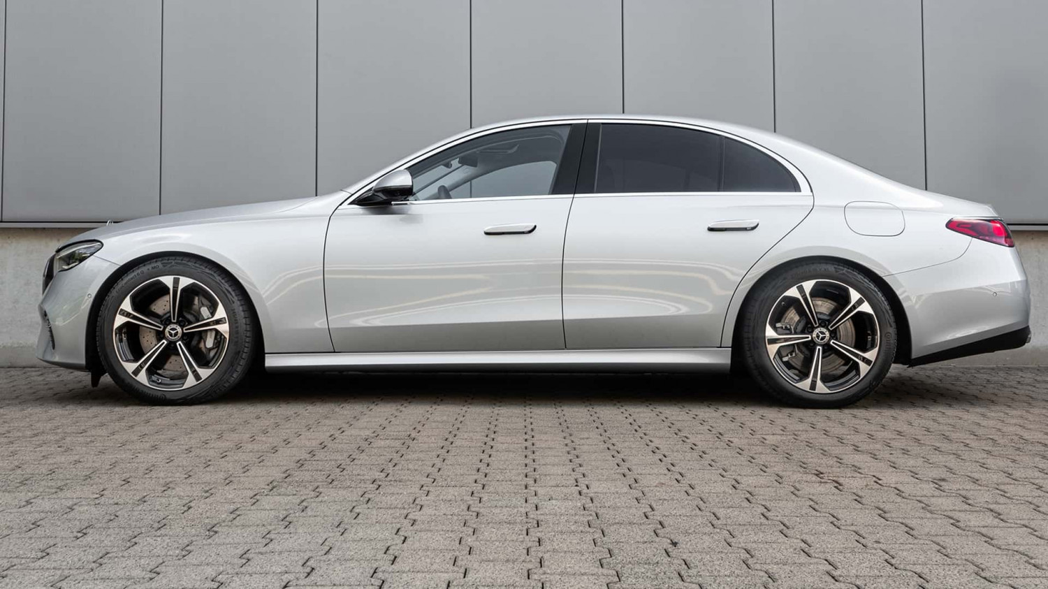 Mehr Sport: H&amp;R-Tieferlegungsfedern für die Mercedes E-Klasse