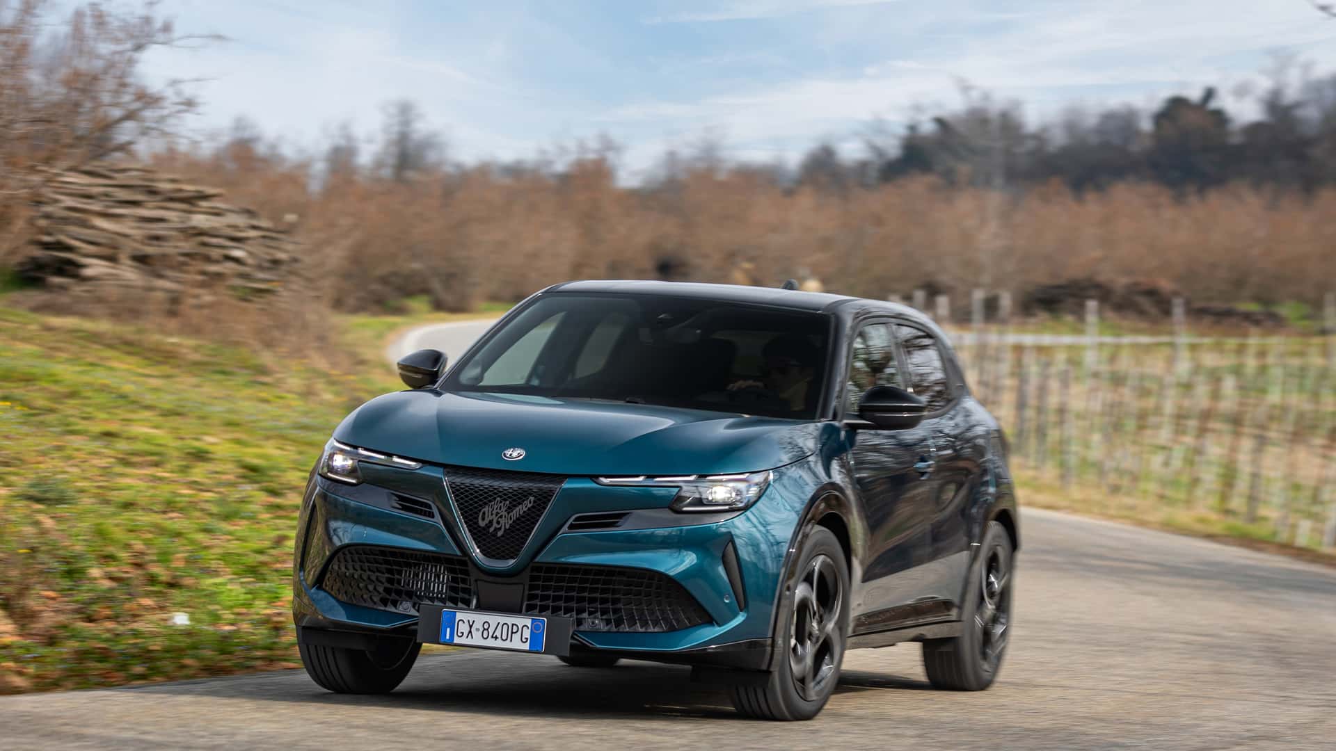 Alfa Romeo Junior Q4 2025 | Prueba en carretera