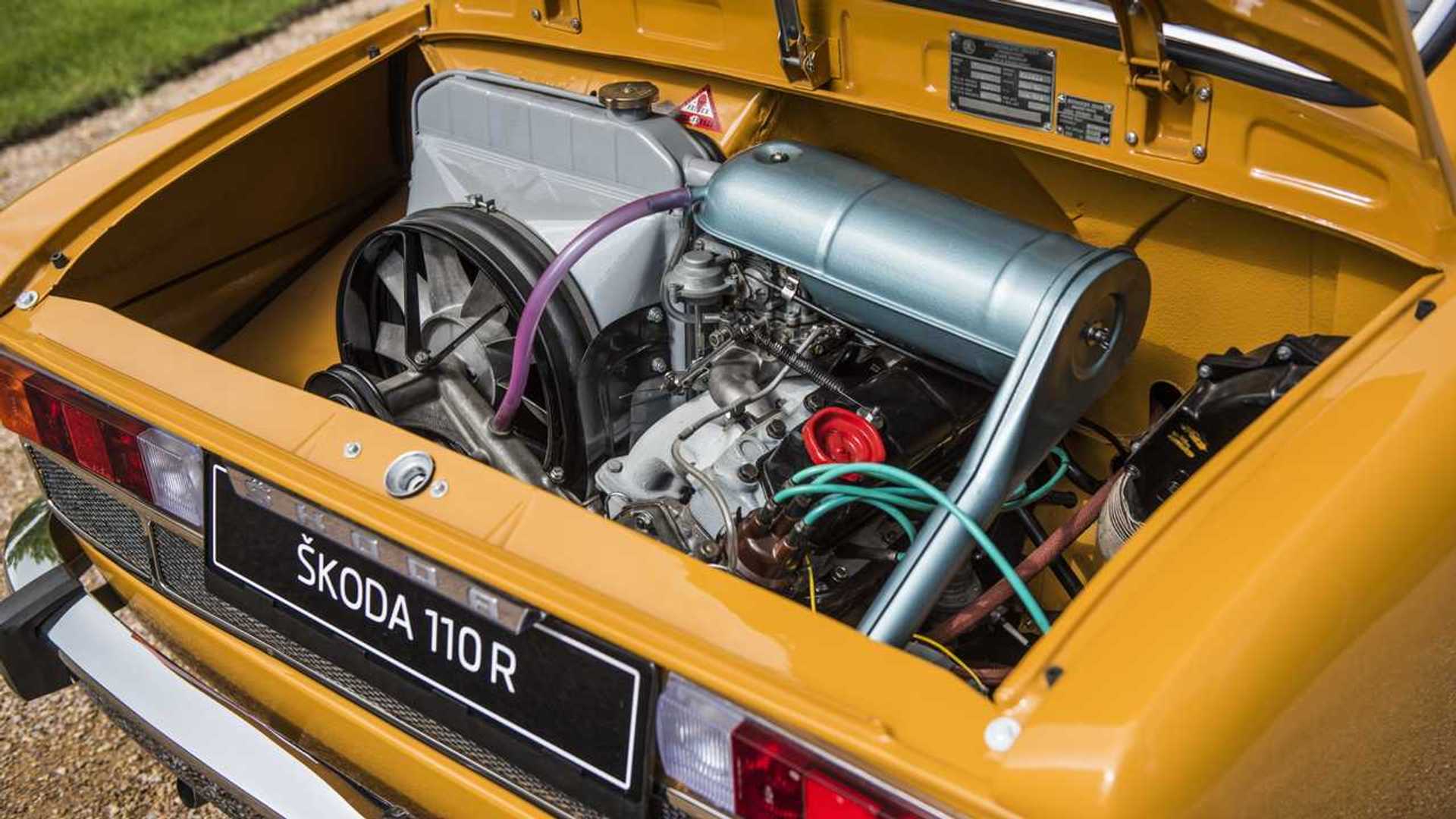 Skoda 110 R: Ein Vierzylinder mit 1,1 Liter Hubraum und 38 kW (52 PS) beschleunigt den 880 Kilo schweren 110 R auf bis zu 145 km/h.
