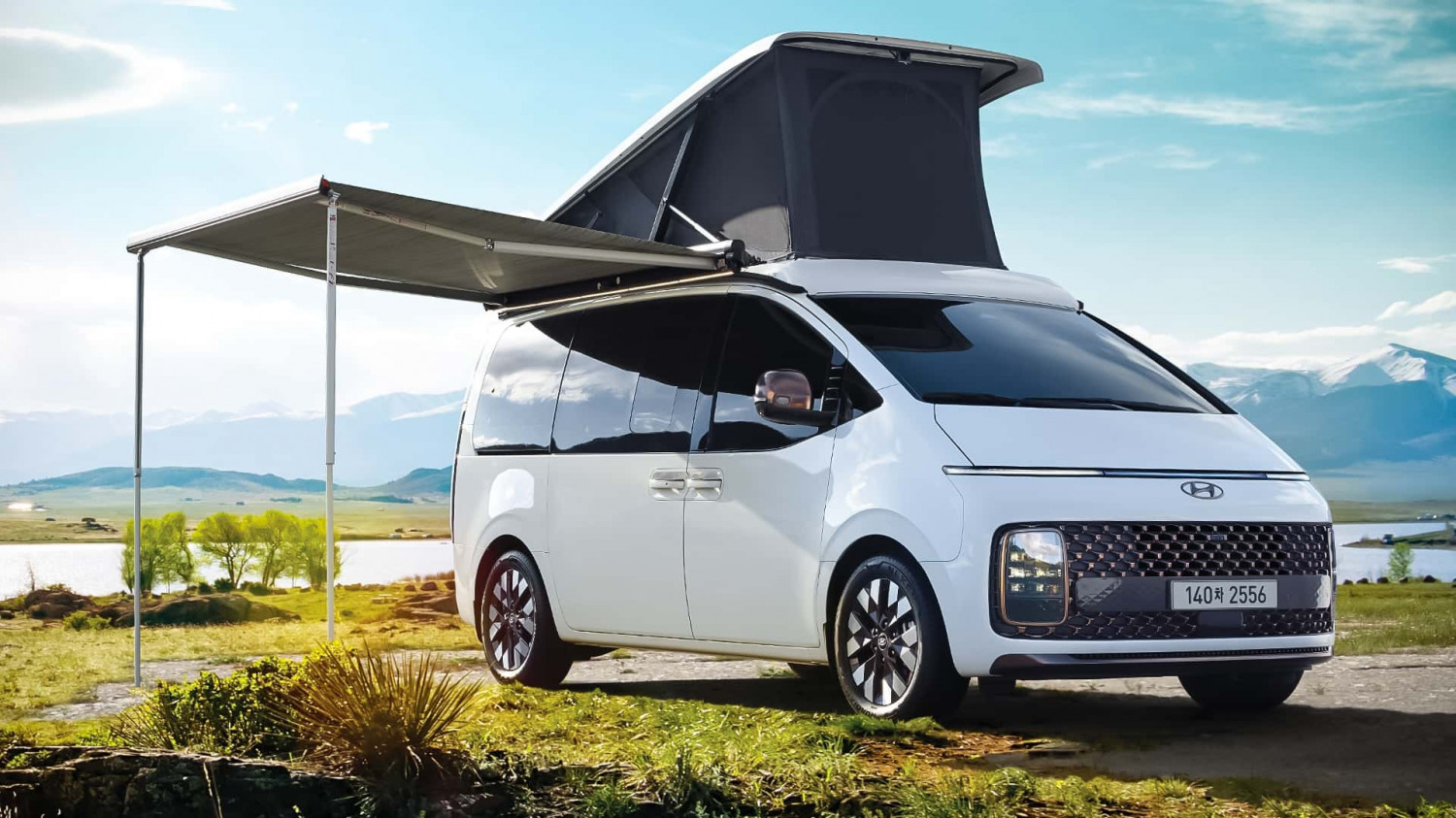 Hyundai Staria Camper: Elektro-Van mit Aufstelldach und Solar