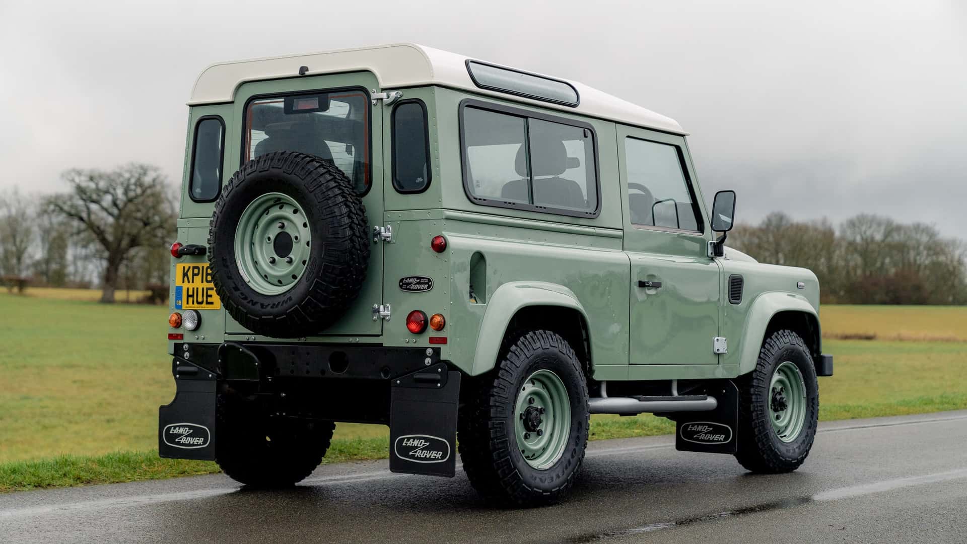 ¿Cuánto vale el último Land Rover Defender Classic construido?