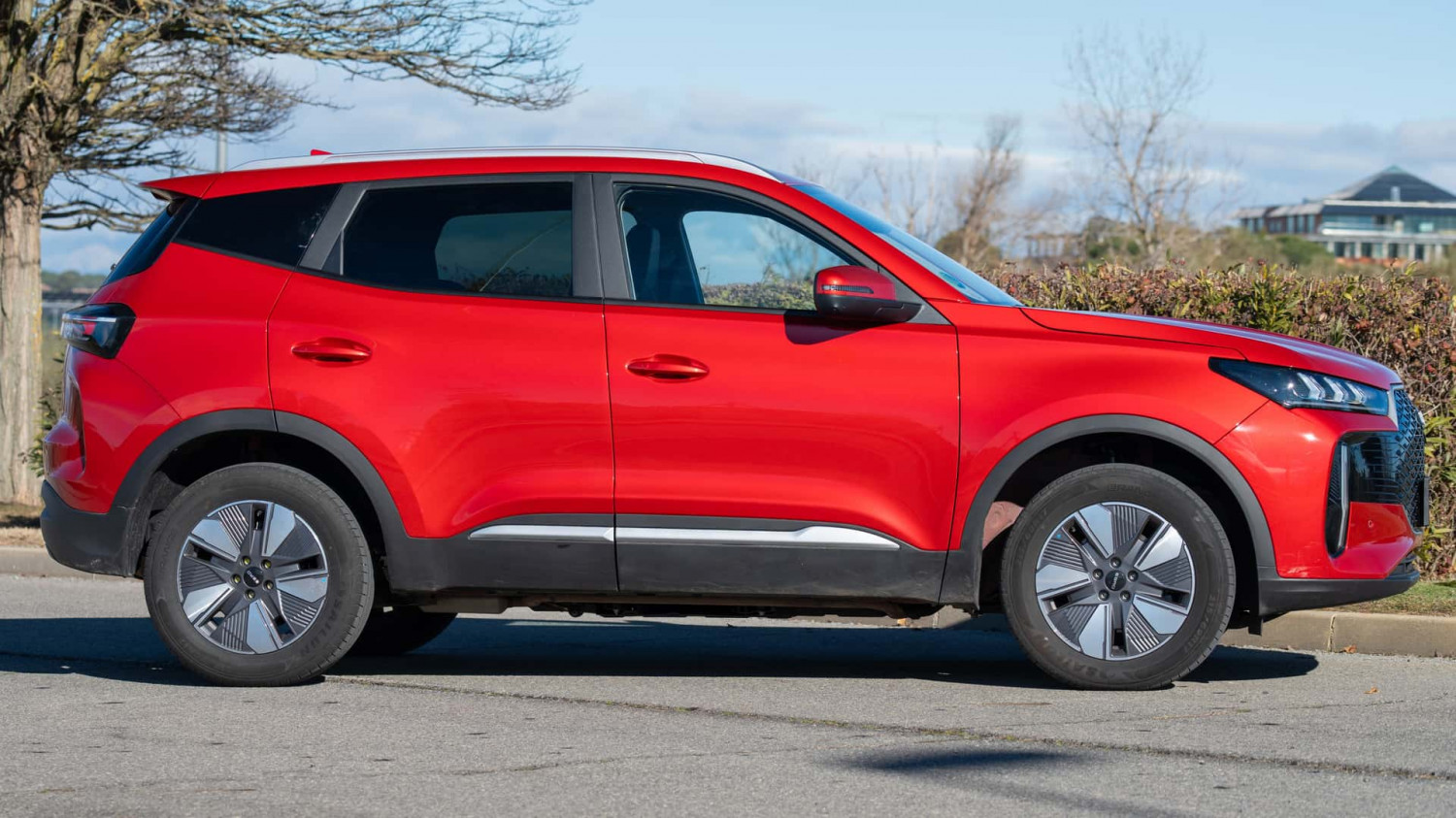 211 CV, híbrido, y desde 19.990 € con descuento, para esta oferta del EBRO s400