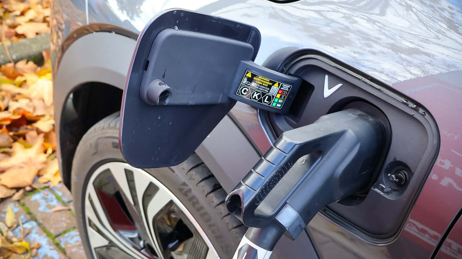 Vinfast VF6 (2025): Kia EV3 und Skoda Elroq Konkurrent im Test