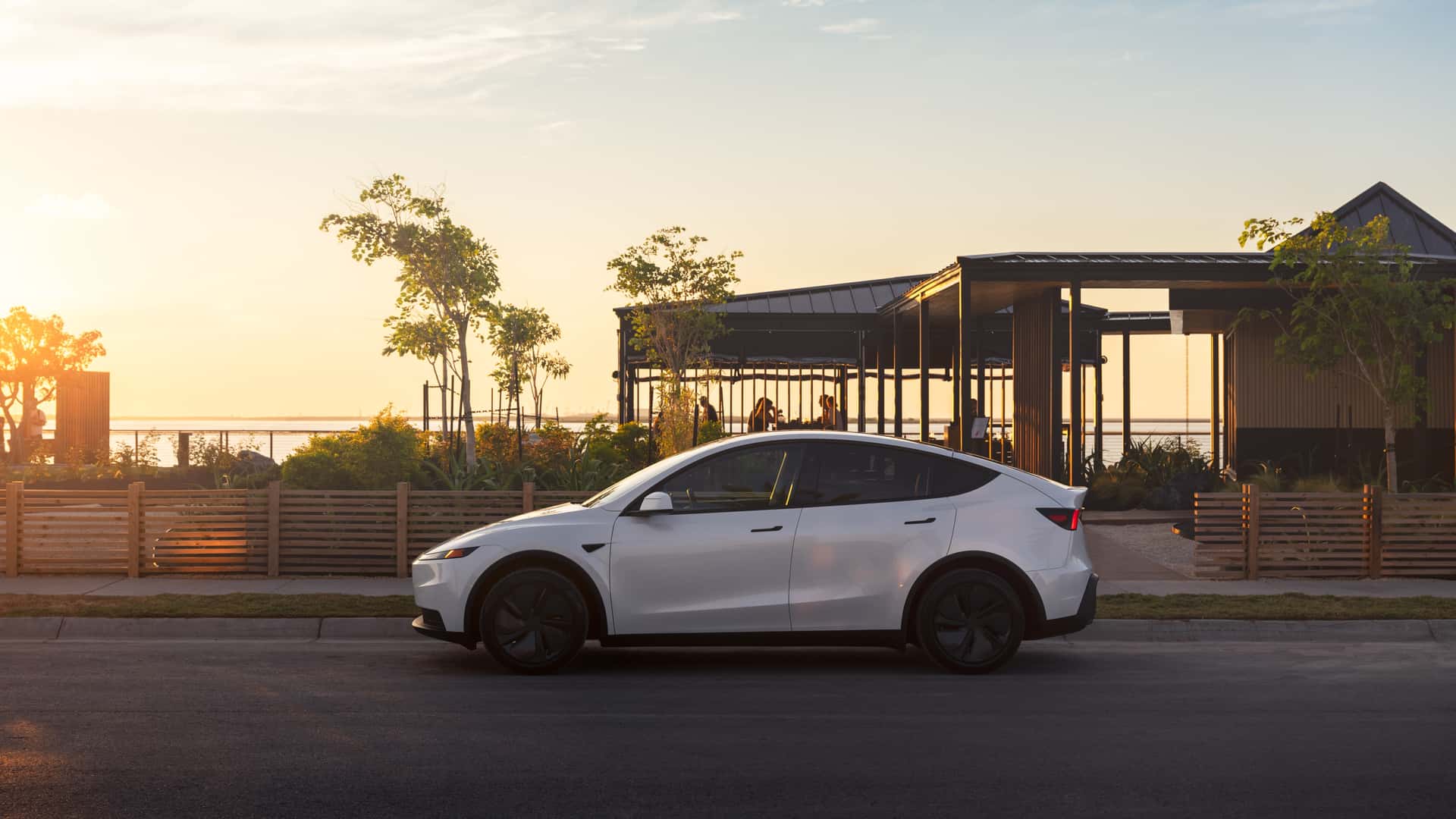 Tesla Model Y Standard 2026