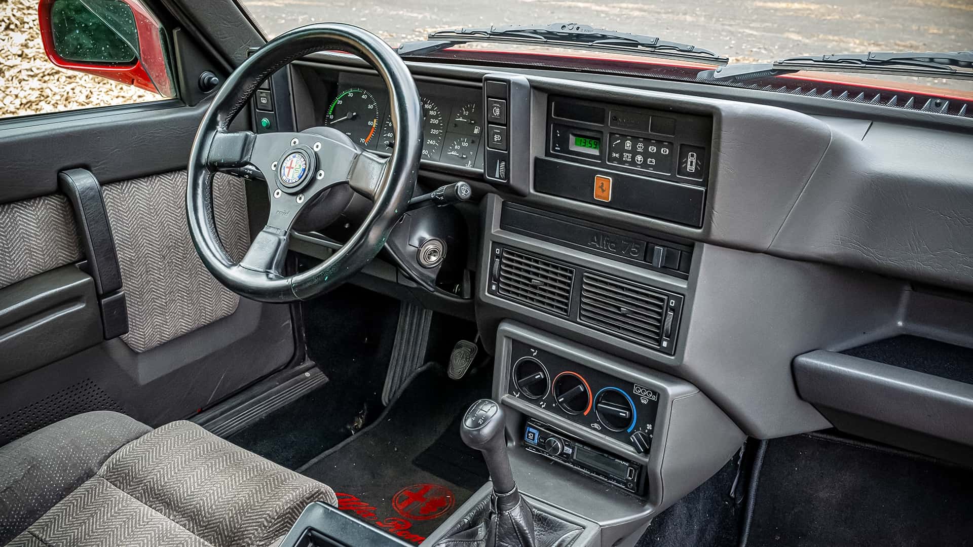 Alfa Romeo 75 (1987)