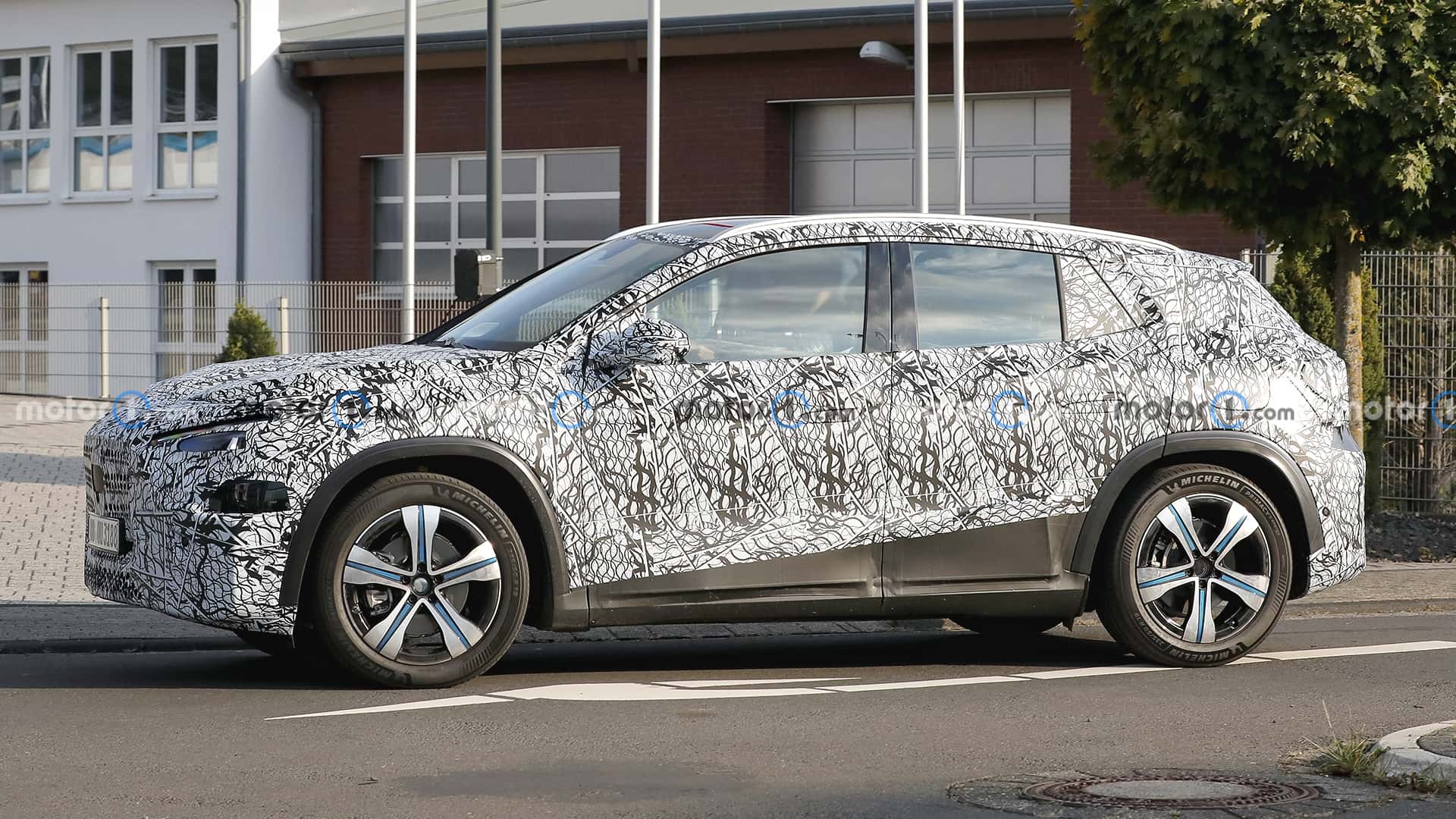 Mercedes-Benz GLA (2027) als Erlkönig erwischt: Alles neu